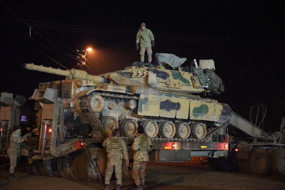 Turkey continues to deploy reinforcements to border