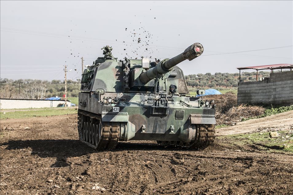 Suriye sınırına fırtına obüsü ve zırhlı araç sevkiyatı