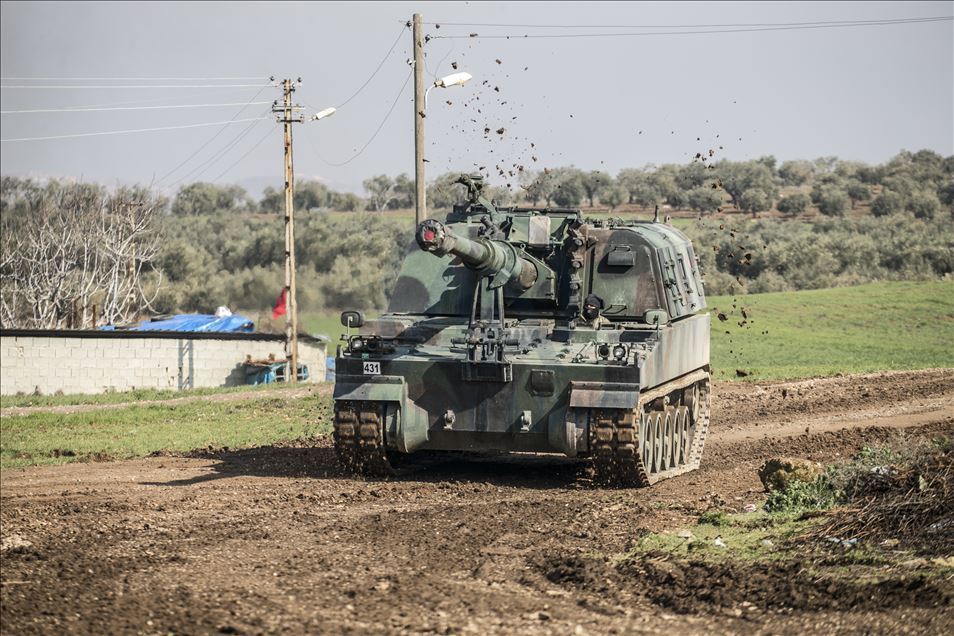 Suriye sınırına fırtına obüsü ve zırhlı araç sevkiyatı