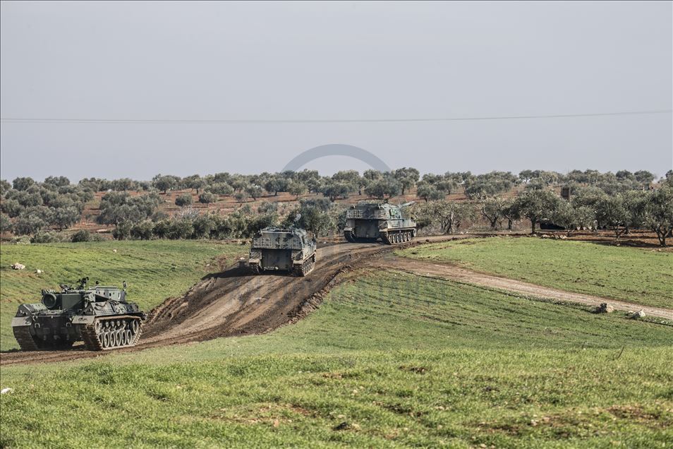 Suriye sınırına fırtına obüsü ve zırhlı araç sevkiyatı