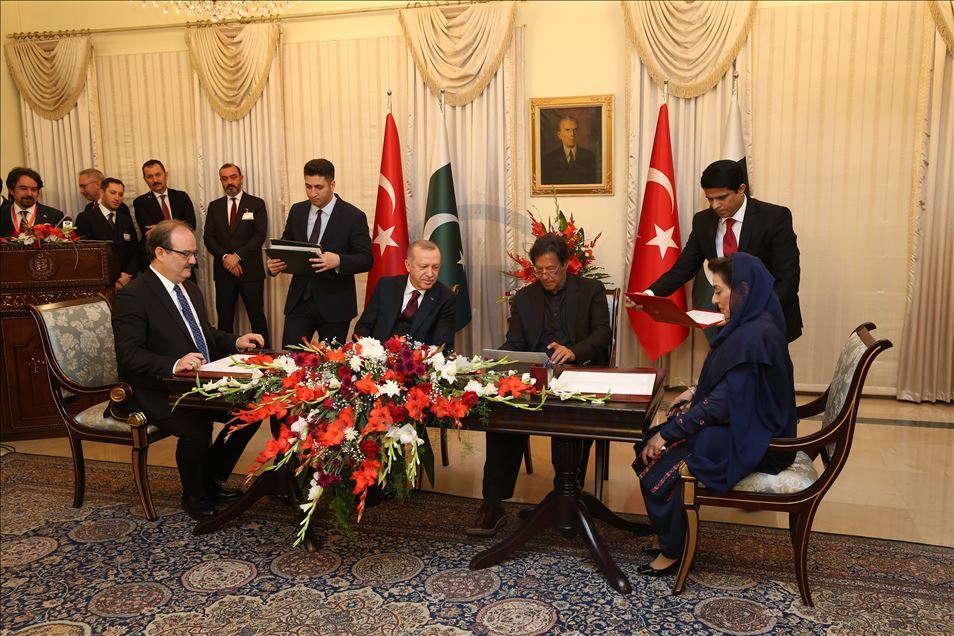 Cumhurbaşkanı Erdoğan ile Pakistan Başbakanı Han ortak basın toplantısı düzenledi