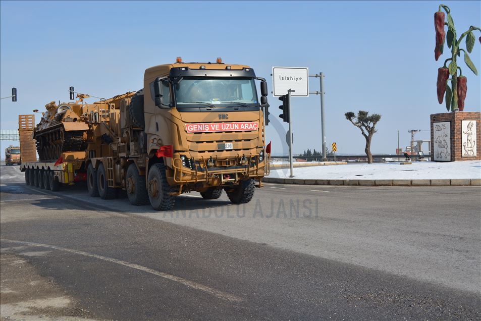 Suriye sınırına tank sevkiyatı
