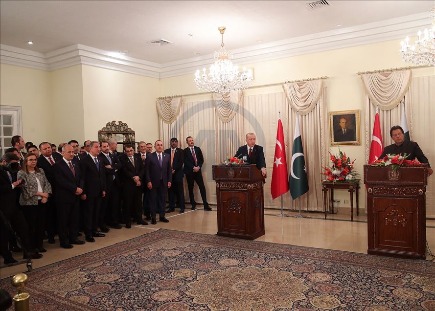 Pakistan Başbakanı Han, Cumhurbaşkanı Erdoğan ile ortak basın toplantısında konuştu