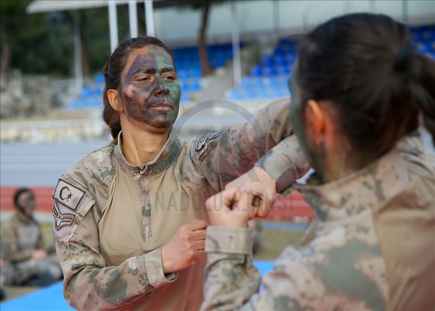 زنان تکاور ترکیه برای انجام وظیفه آماده هستند