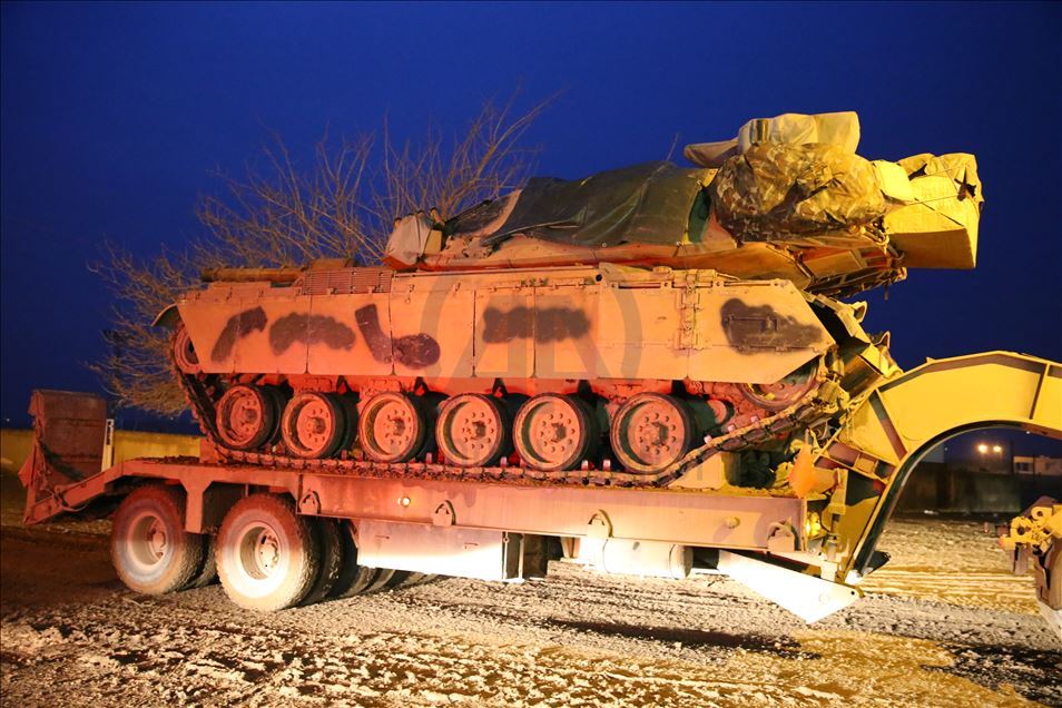 Turkey continues to deploy reinforcements to border
