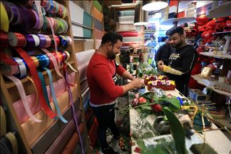 Persiapan menjelang perayaan Hari Valentine di Irak
