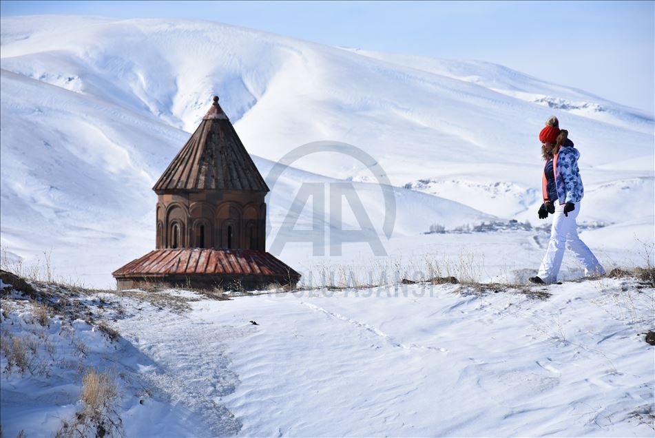 "Orta Çağ'ın hoşgörü kenti Ani" çetin kışta da ilgi görüyor
