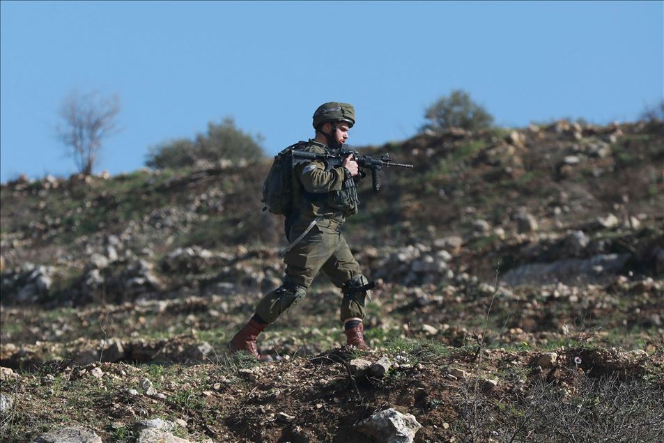 إصابة عشرات الفلسطينيين بمواجهات مع الجيش الإسرائيلي وسط الضفة