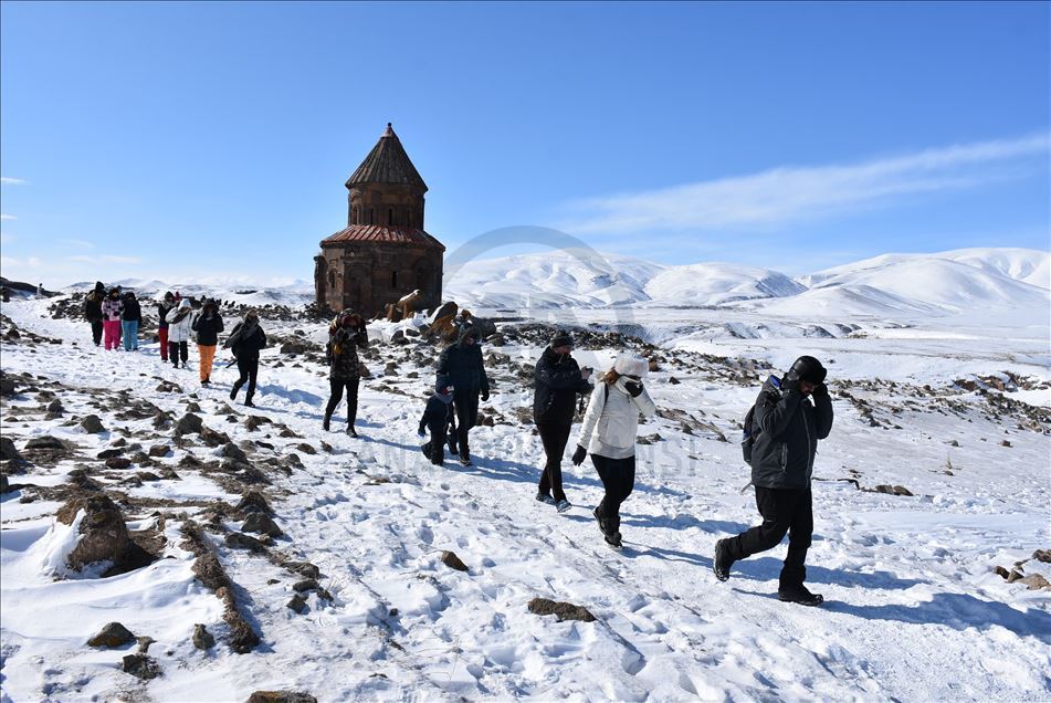 "Orta Çağ'ın hoşgörü kenti Ani" çetin kışta da ilgi görüyor
