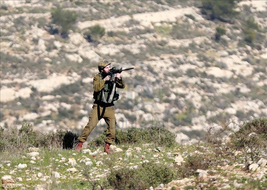 إصابة عشرات الفلسطينيين بمواجهات مع الجيش الإسرائيلي وسط الضفة