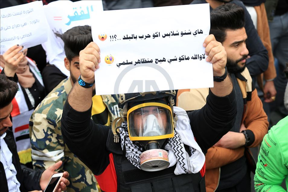 Irak'ta öğrenciler hükümet karşıtı gösterilere destek verdi