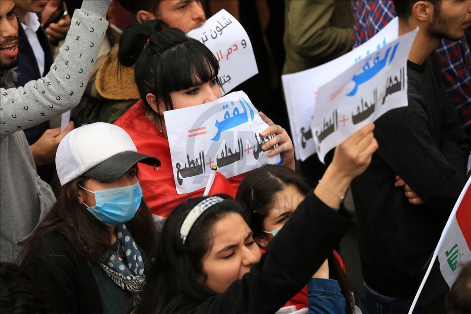 Irak'ta öğrenciler hükümet karşıtı gösterilere destek verdi