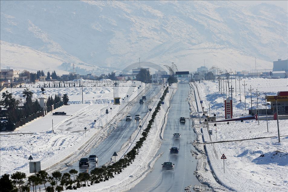Irak'ın Duhok vilayetinde kar sevinci