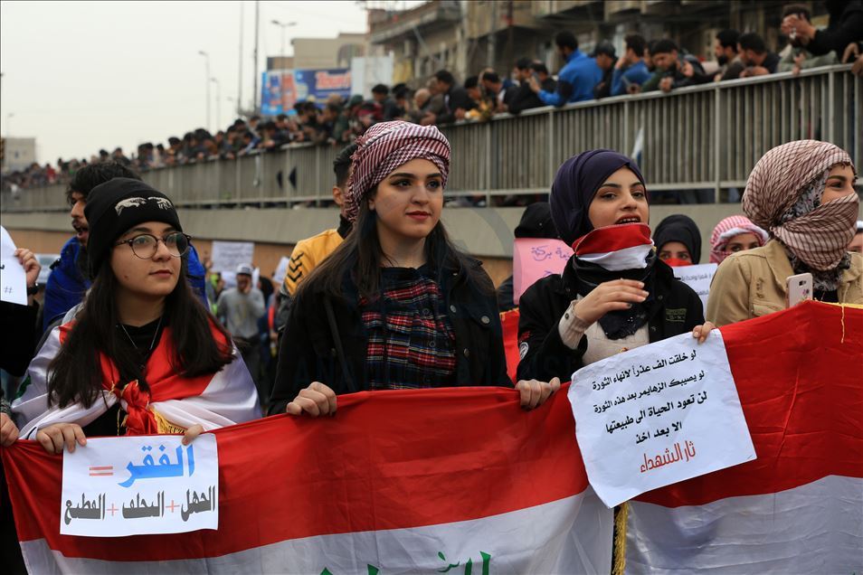 Irak'ta öğrenciler hükümet karşıtı gösterilere destek verdi