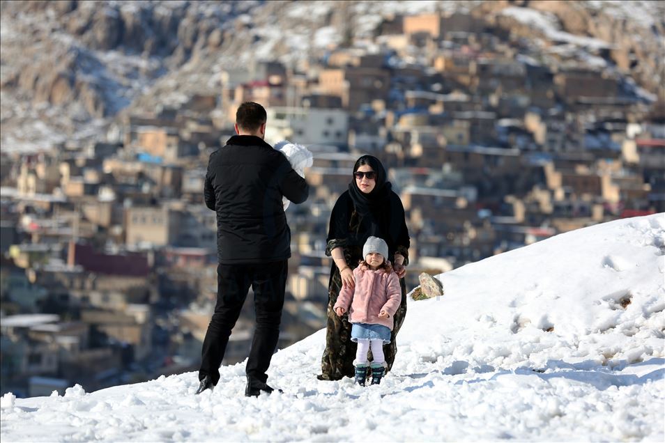 Irak'ın Duhok vilayetinde kar sevinci