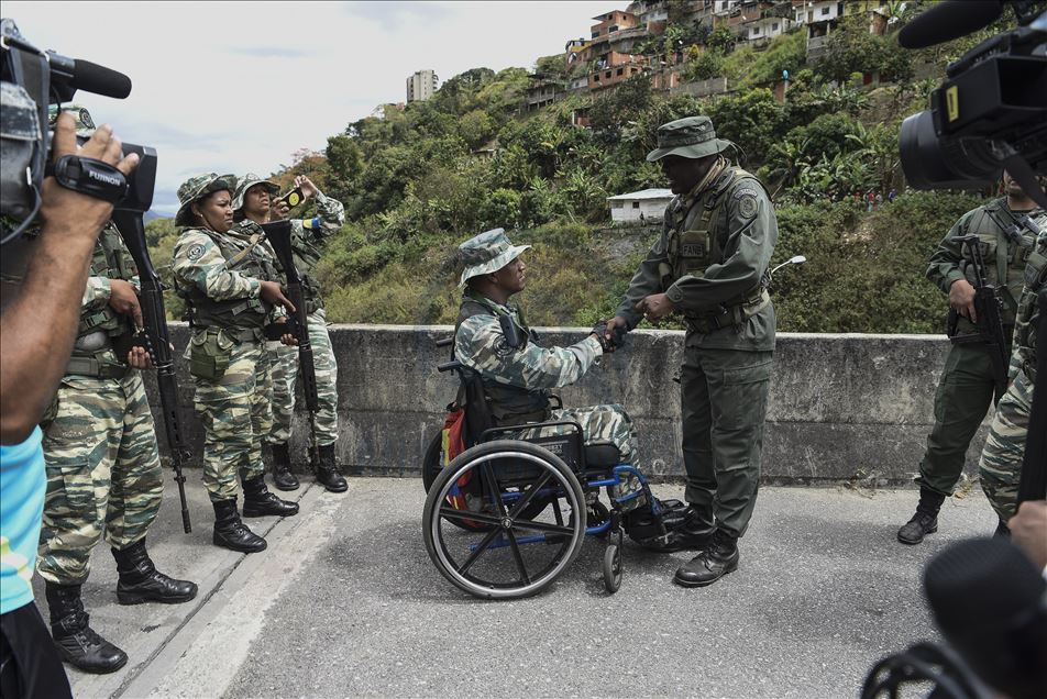 Venezuela'da ordu ve milis gücünden tatbikat
