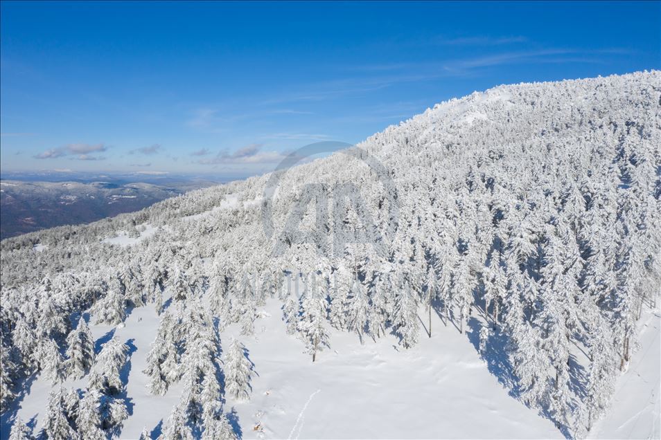 Kayak ve termali buluşturan Murat Dağı'nın büyüleyici kış manzaraları