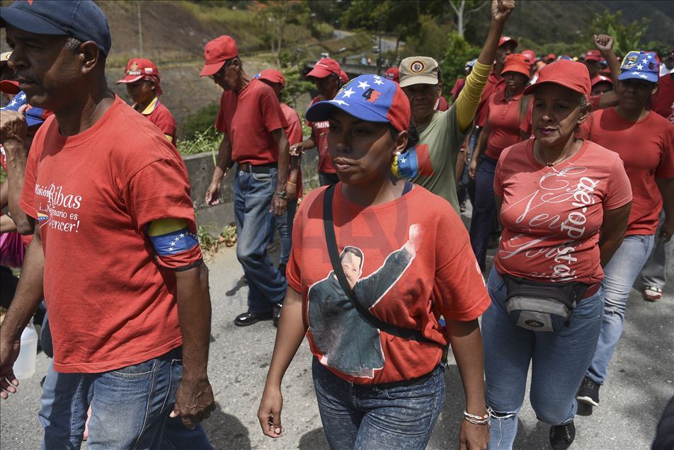 Venezuela'da ordu ve milis gücünden tatbikat
