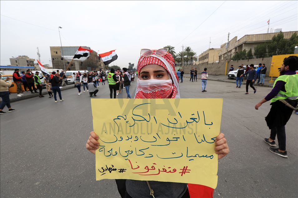 Irak'ta öğrenciler hükümet karşıtı gösterilere destek verdi