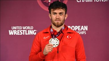 Milli güreşçi Süleyman Karadeniz Avrupa şampiyonu
