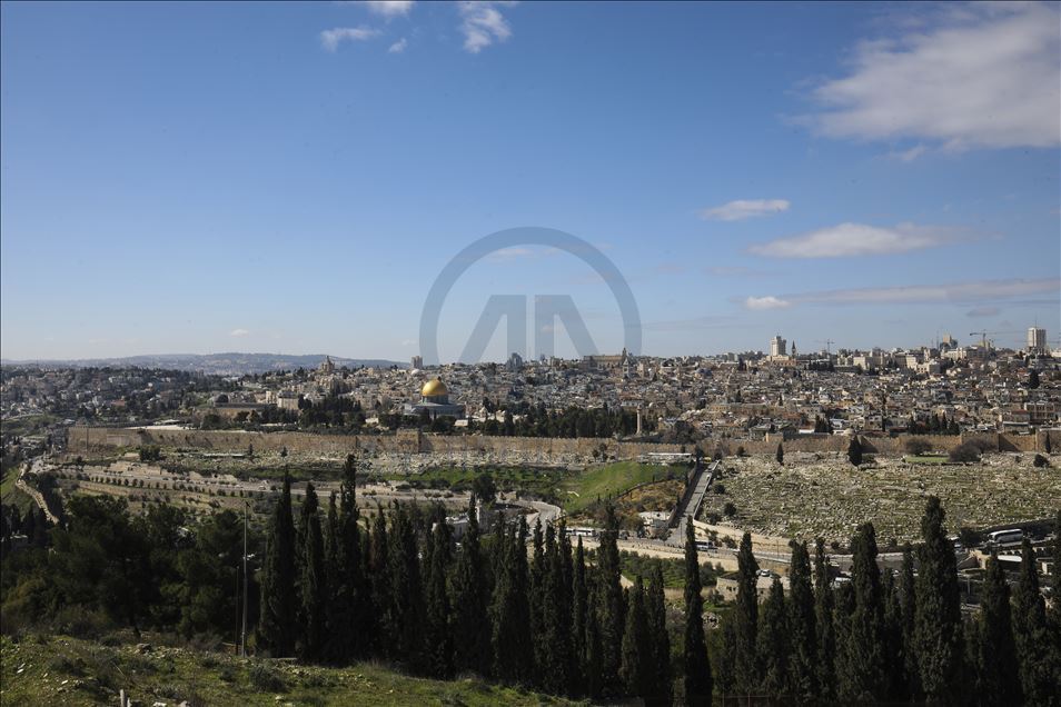 القدس..أبنية ترفرف عليها أعلام غربية تحكي قصصا تاريخية
