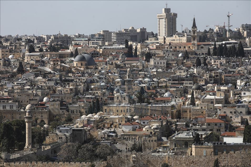 القدس..أبنية ترفرف عليها أعلام غربية تحكي قصصا تاريخية