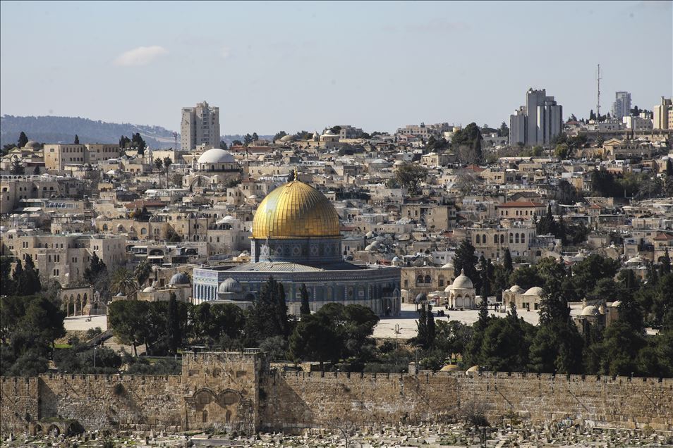 القدس..أبنية ترفرف عليها أعلام غربية تحكي قصصا تاريخية