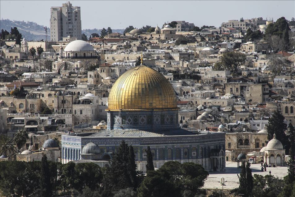 القدس..أبنية ترفرف عليها أعلام غربية تحكي قصصا تاريخية