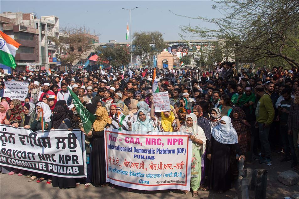 Mujeres de Shaheen Bagh marchan hacia el Ministerio del Interior en Delhi
