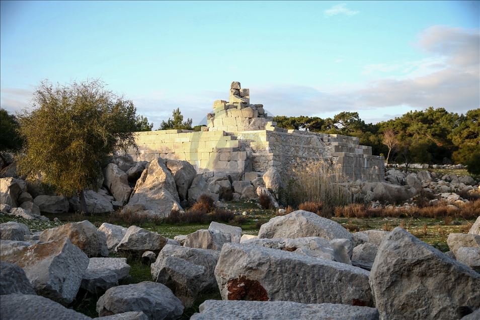 منارة "باتارا" الأثرية في أنطاليا التركية .. تحافظ على طبيعتها منذ ألفي عام
