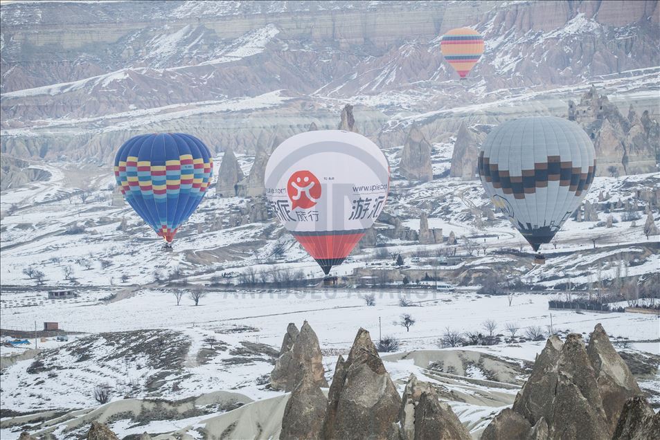 Turistlerin gözdesi sıcak hava balonları