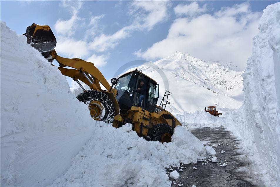 Hakkari-Şırnak kara yolu çığ nedeniyle kapandı