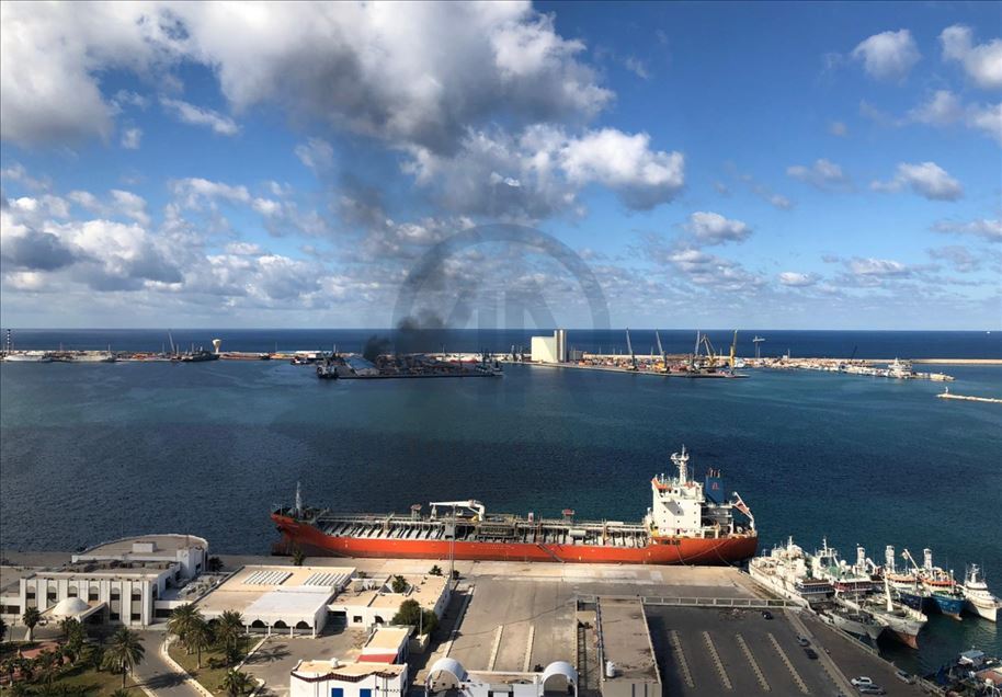 Hafter milisleri Trablus Limanı'na roketli saldırı düzenliyor
