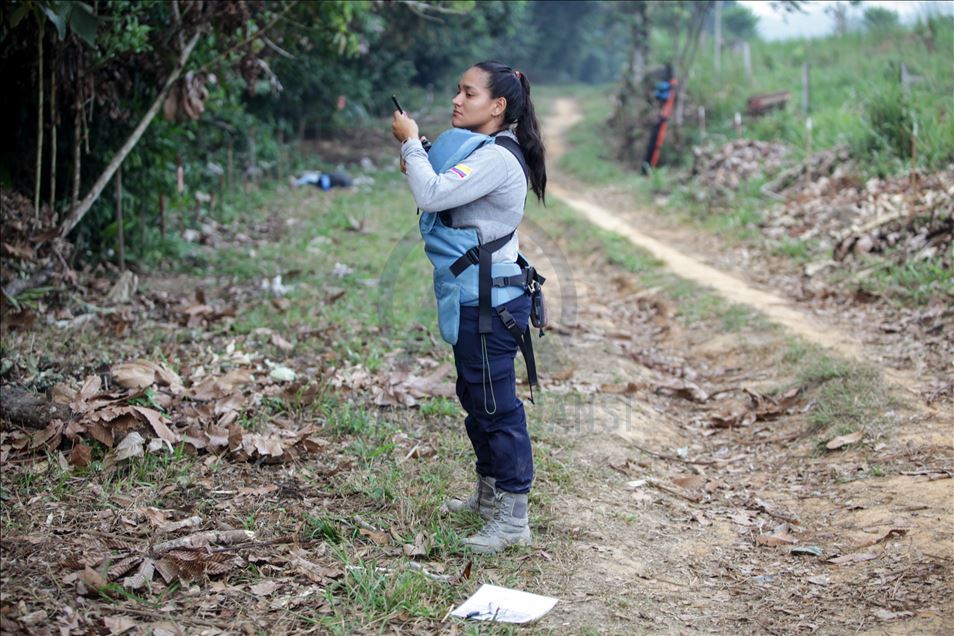 Women demining team in Colombia