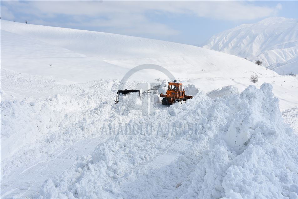 Hakkari-Şırnak kara yolu çığ nedeniyle kapandı