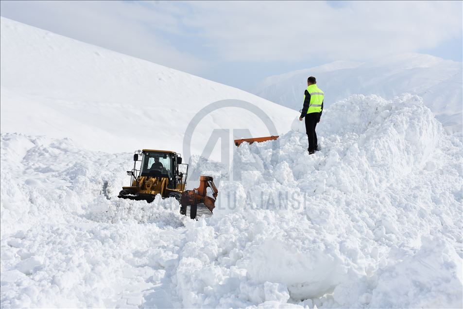Hakkari-Şırnak kara yolu çığ nedeniyle kapandı