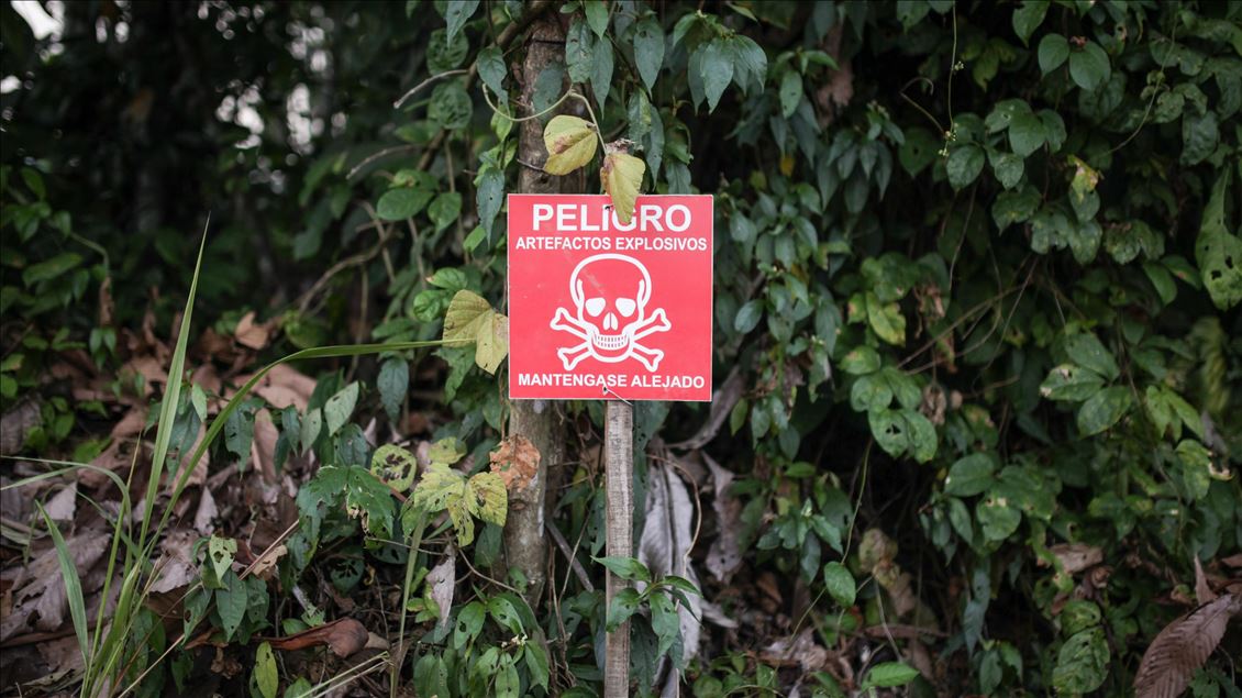 Women demining team in Colombia