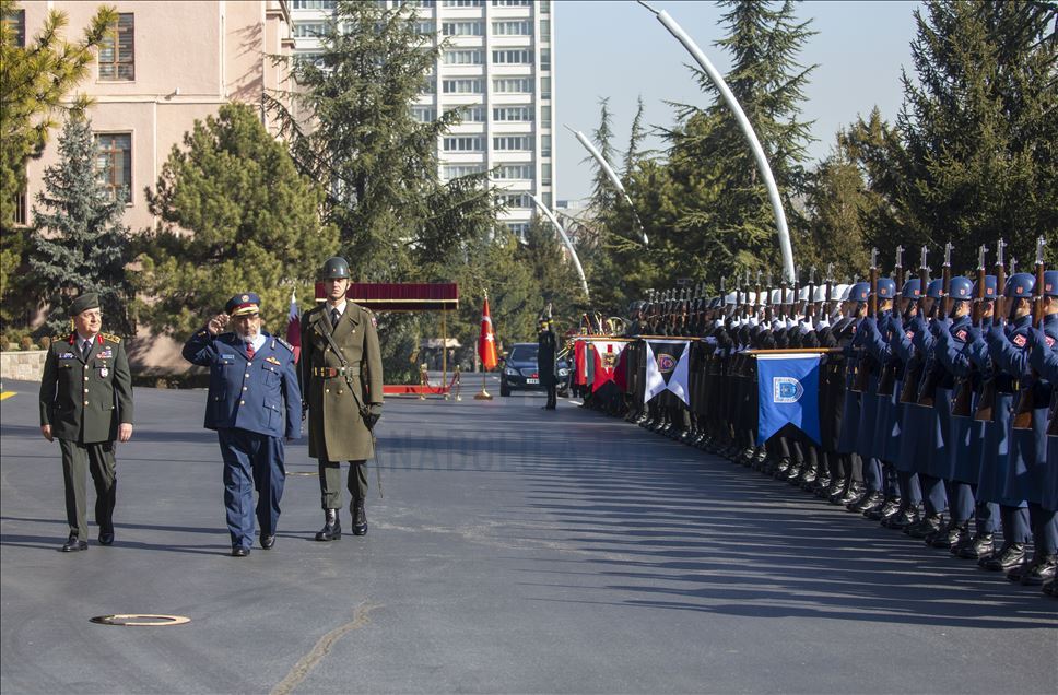 رئيس الأركان التركي يلتقي نظيره القطري في أنقرة