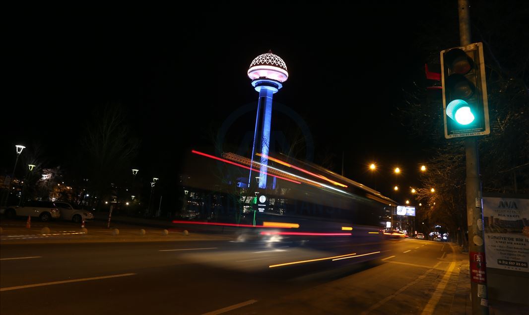Kulla në Ankara ndriçohen me ngyrat e flamurit të Kosovës