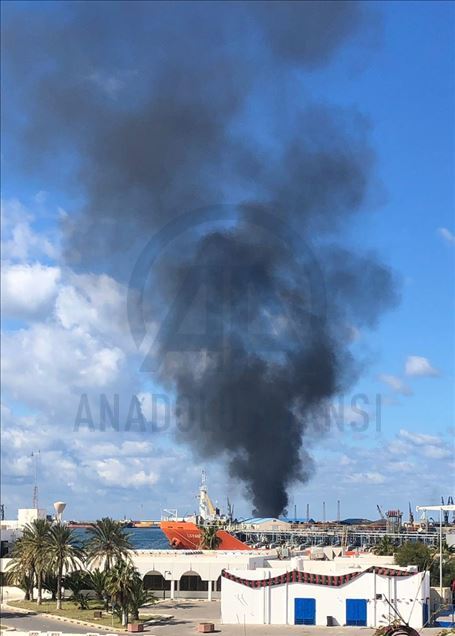 Hafter milisleri Trablus Limanı'na roketli saldırı düzenliyor