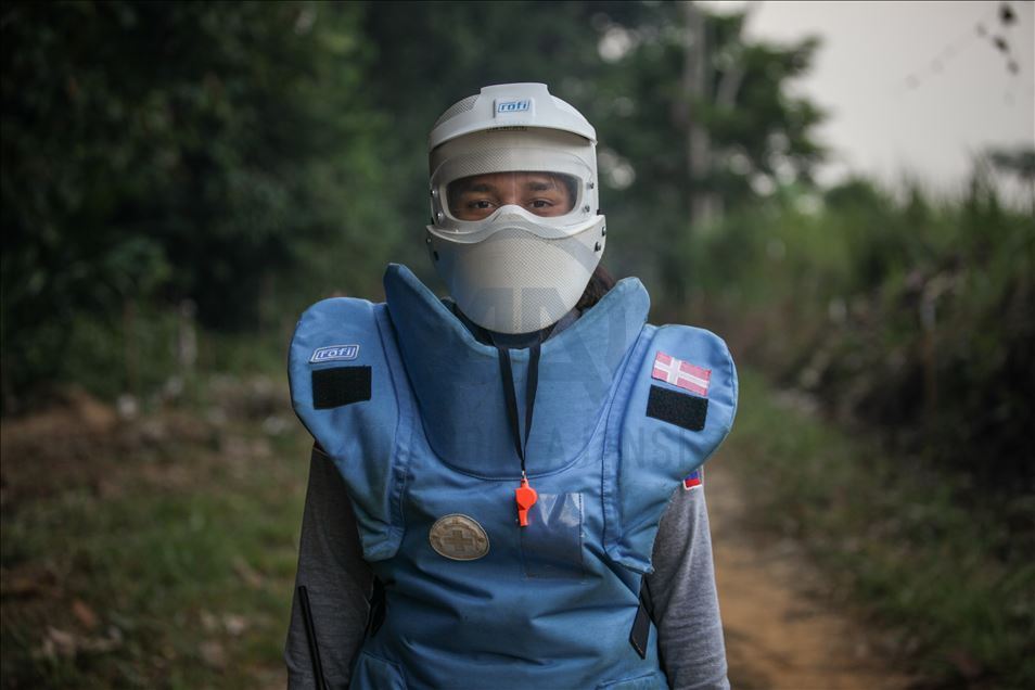 Women demining team in Colombia