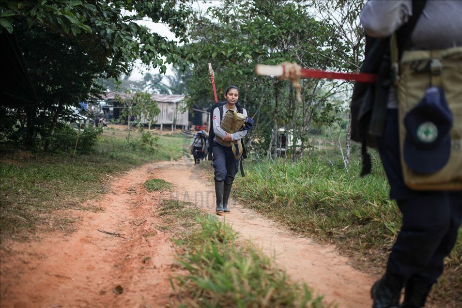 Women demining team in Colombia