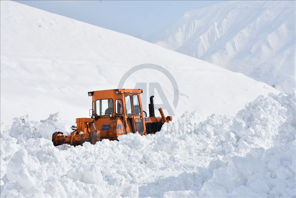 Hakkari-Şırnak kara yolu çığ nedeniyle kapandı
