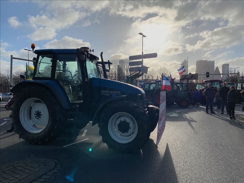 Hollanda'da çiftçiler hükümetin tarım politikasını protesto etti
