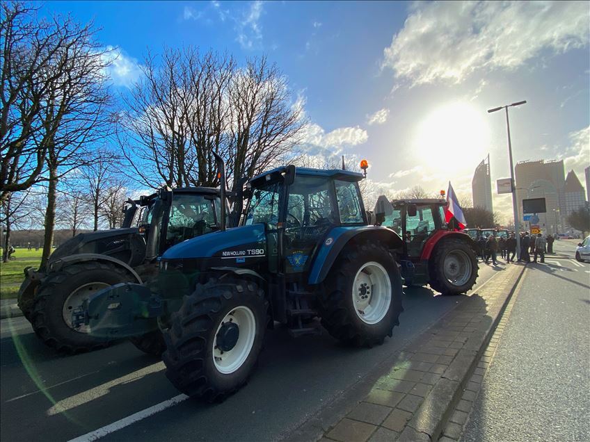 Hollanda'da çiftçiler hükümetin tarım politikasını protesto etti