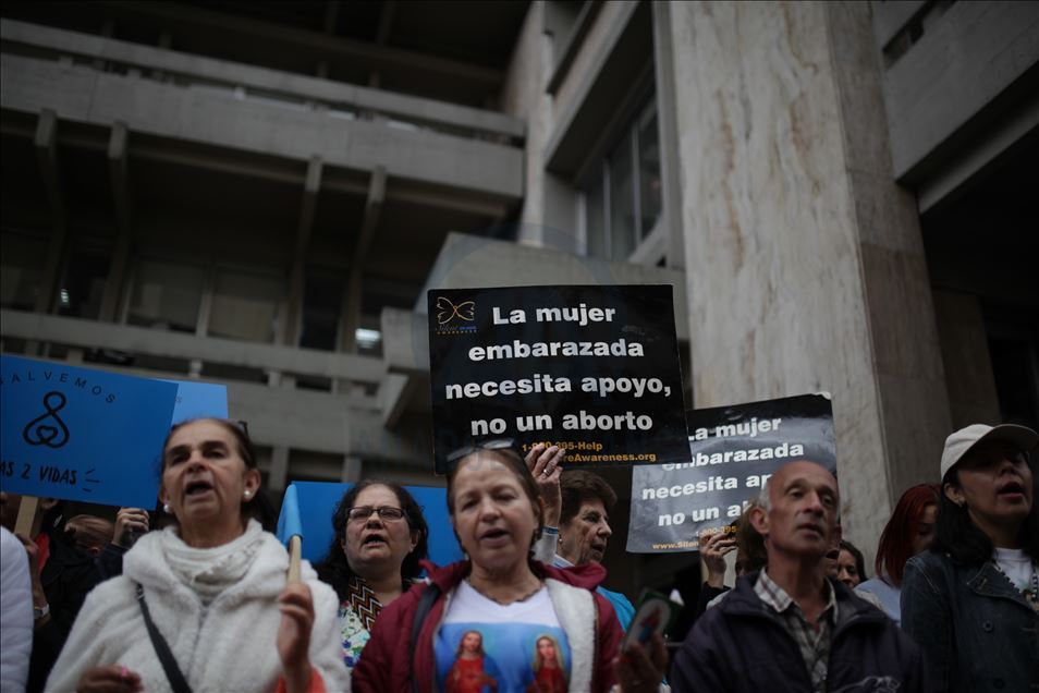 Protesters call for end to abortion in Colombia