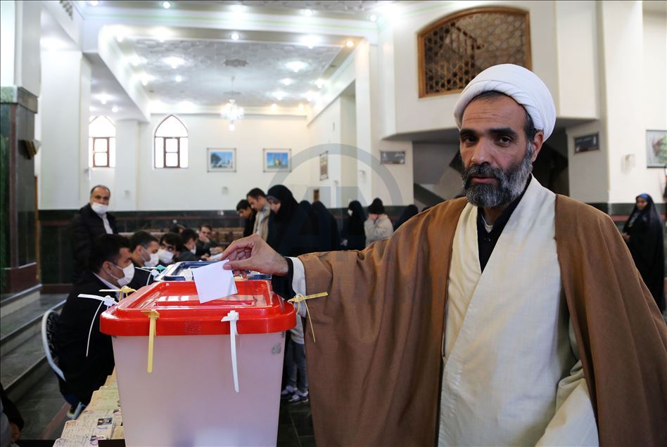 التصويت في الانتخابات البرلمانية في إيران