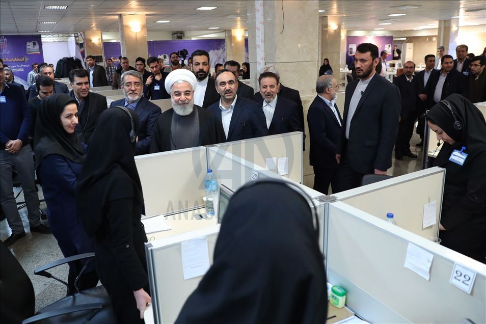 رئیس جمهور ایران رای خود را به صندوق انداخت