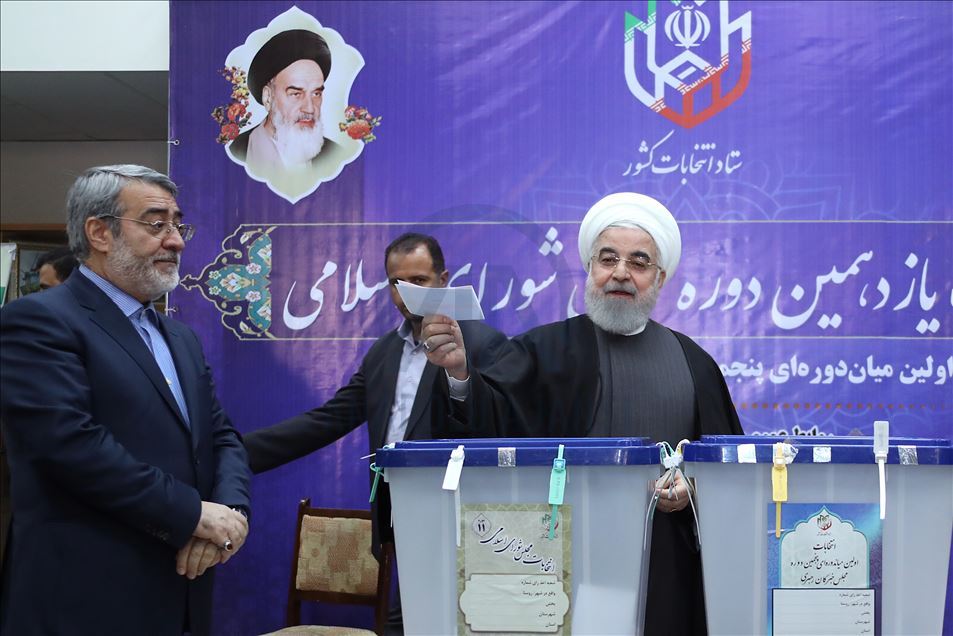 رئیس جمهور ایران رای خود را به صندوق انداخت
