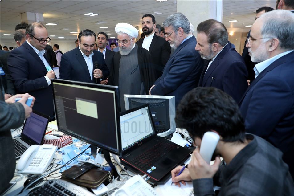 رئیس جمهور ایران رای خود را به صندوق انداخت